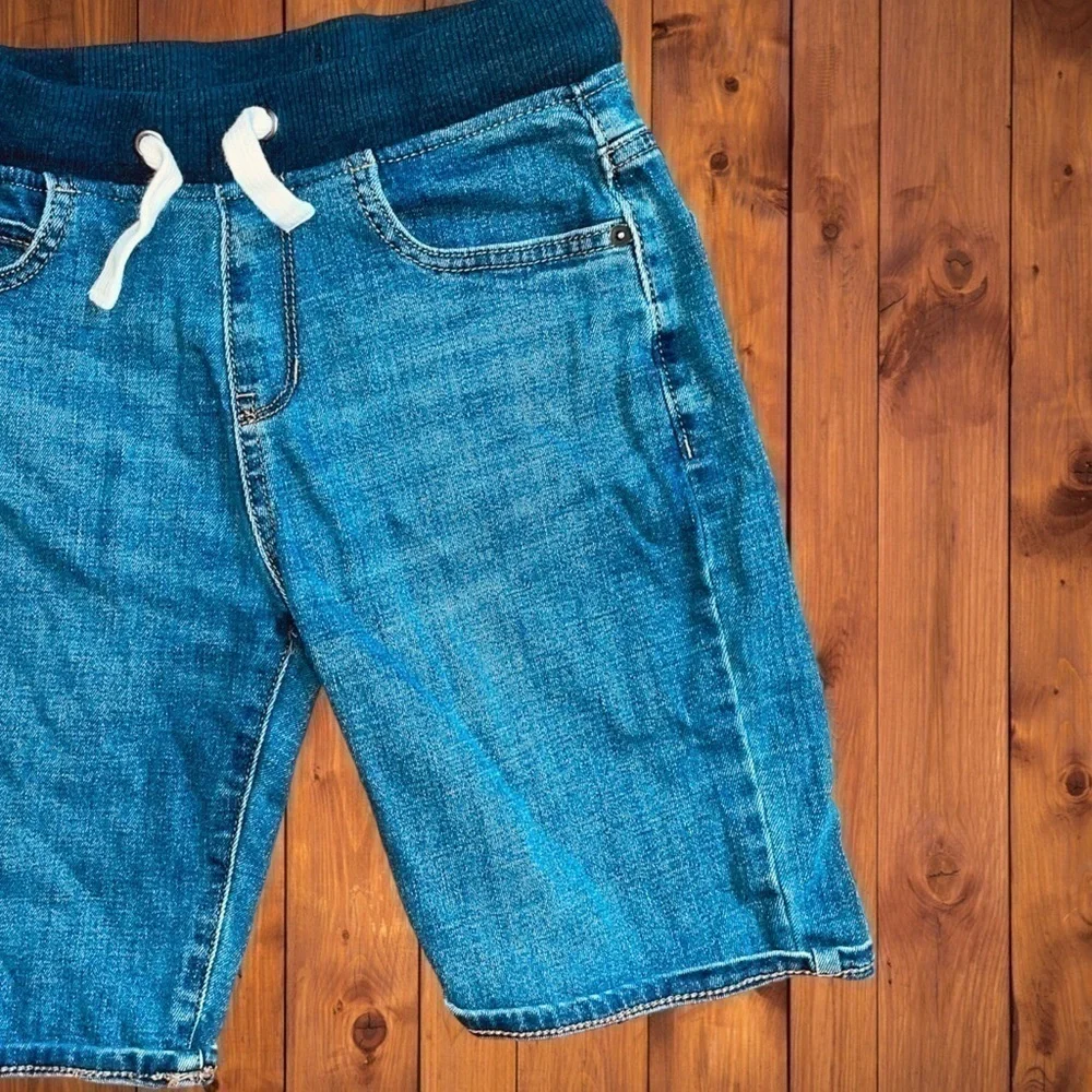 The Children’s Place Boys Size 10 Blue Denim Bermuda Shorts • Ribbed Waist • GUC